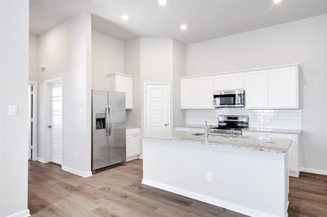 Building Photo - 324 Nespral Dr