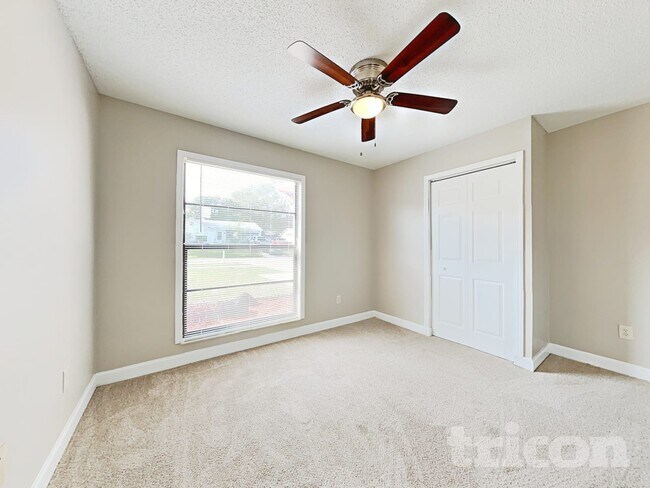 Building Photo - 1237 Edgerton Dr