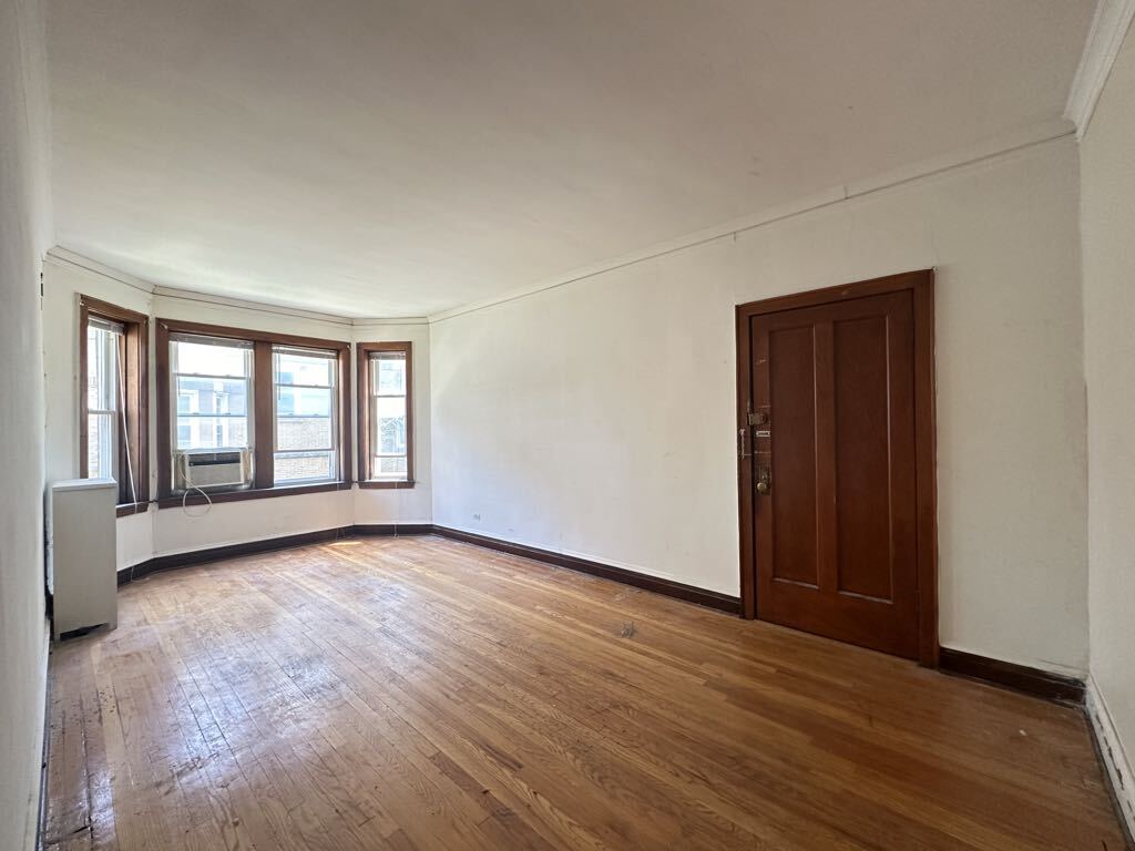 Building Photo - 4830 W Addison St