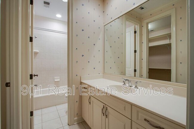 Building Photo - 3549 Lily Ln