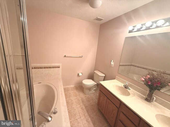 Building Photo - 3306 Woodspring Dr