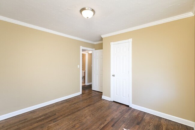 Building Photo - Charming 3BR/1.5BA in Sought-After Pleasan...