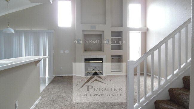 Building Photo - 5831 Instone Cir