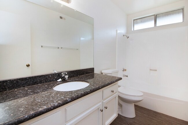 Building Photo - Los Timbres Street Duplex