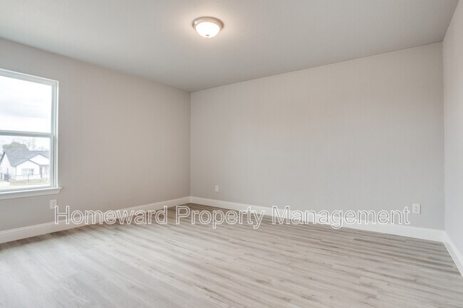 Building Photo - 1609 Daniel St