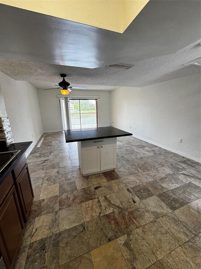 Building Photo - 5200 NW 31st Ave