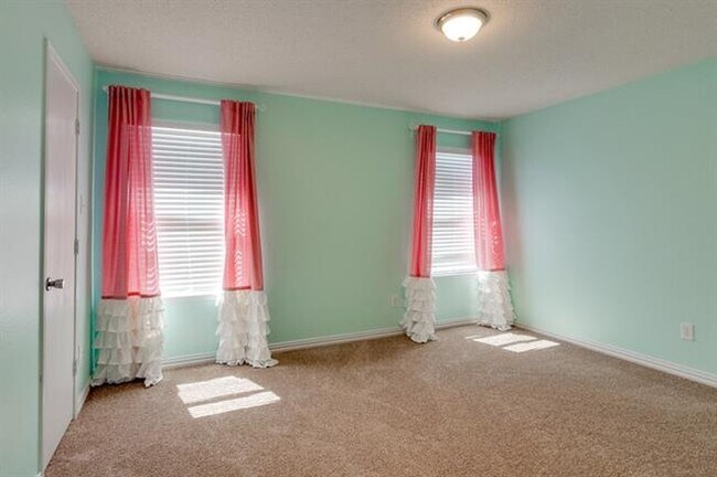 Building Photo - 3821 Bandera Ranch Rd