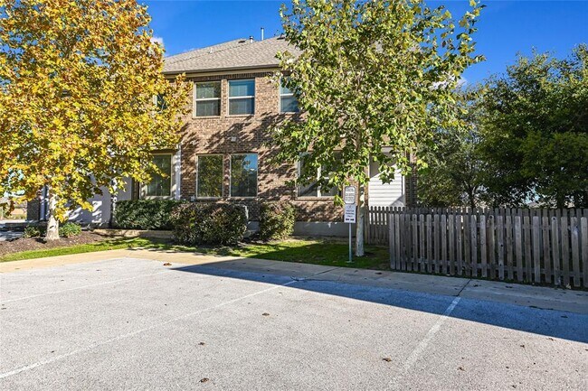 Building Photo - 2311 Dillon Pond Ln