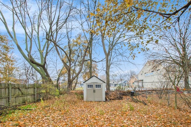 Building Photo - 809 Westmoreland Ave