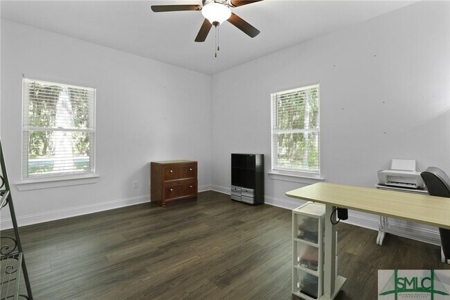 Building Photo - 1003 Dolphin Ct