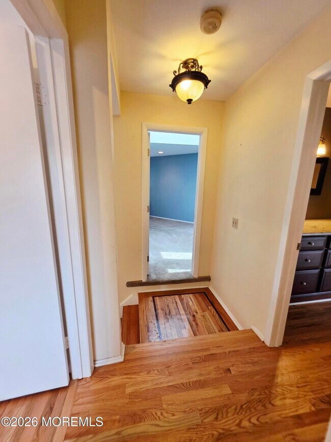 Building Photo - 97 Cotswold Cir