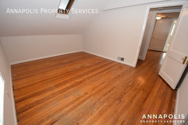 Building Photo - 33 Glen Ave