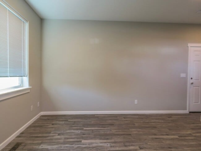 Building Photo - 1960 Market St NE