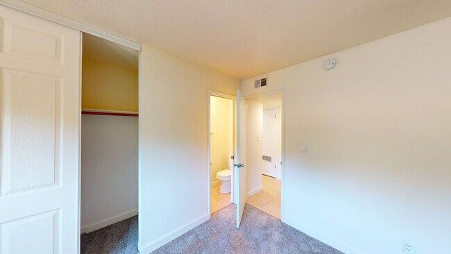 Building Photo - 1004 Ignacio Blvd