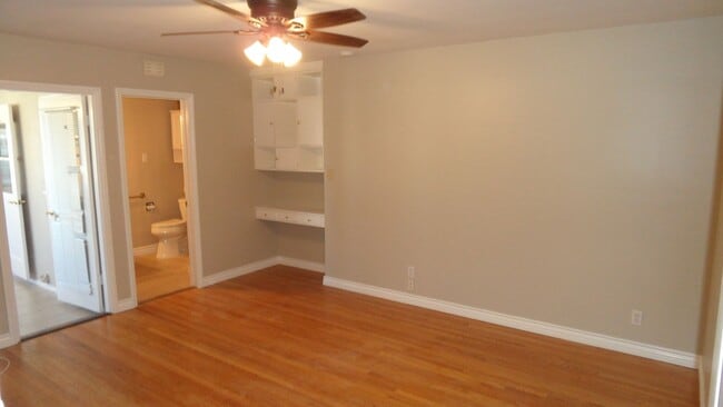 Building Photo - Old Towne Orange, Hardwood floors, Single Story House 3BR 2BA  2 car garage