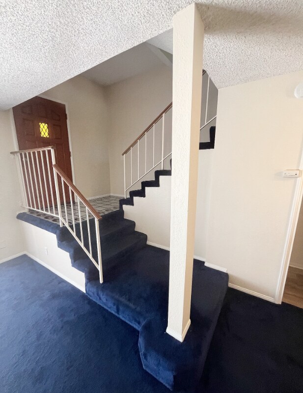 Building Photo - 109 E Rosewood Ct