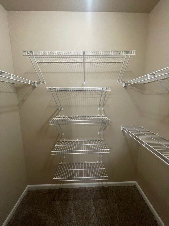 Building Photo - Discover Your Dream Lifestyle: Luxury Cond...