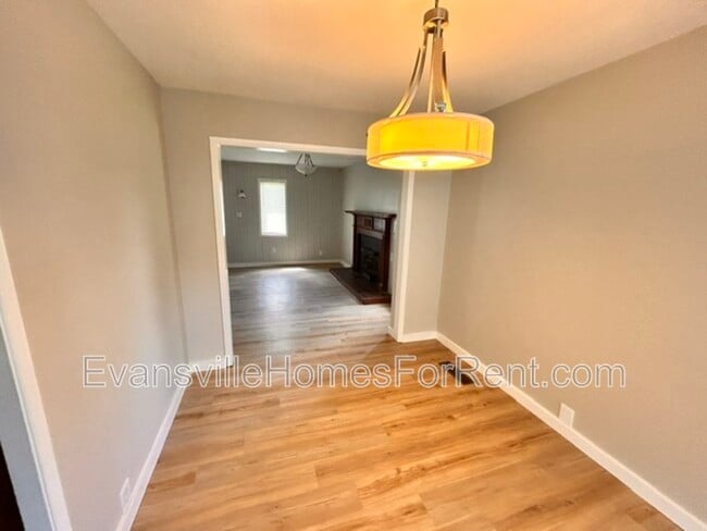 Building Photo - 300 N Park Dr