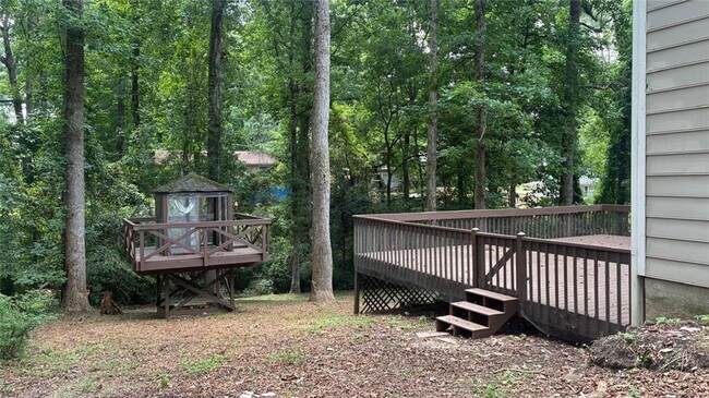 Building Photo - 1744 Oak Ridge Way NW