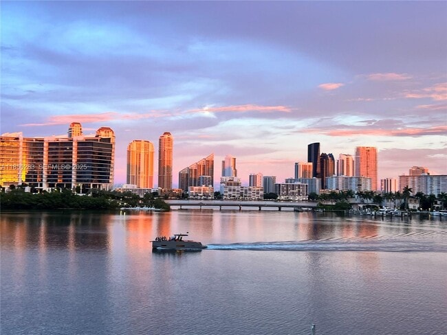 Building Photo - 3255 NE 184th St