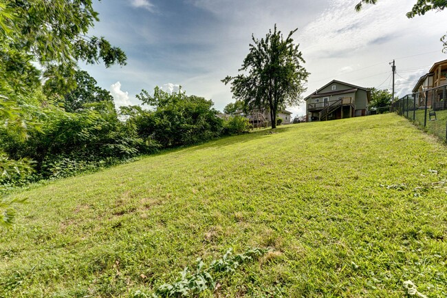 Building Photo - 2 BR 1 BA house for Rent