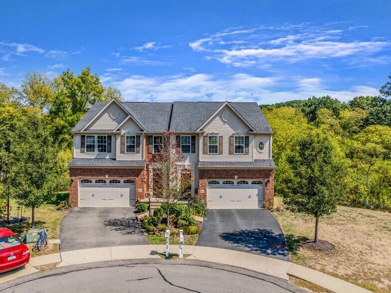 Building Photo - 8059 Hinsdale Ln