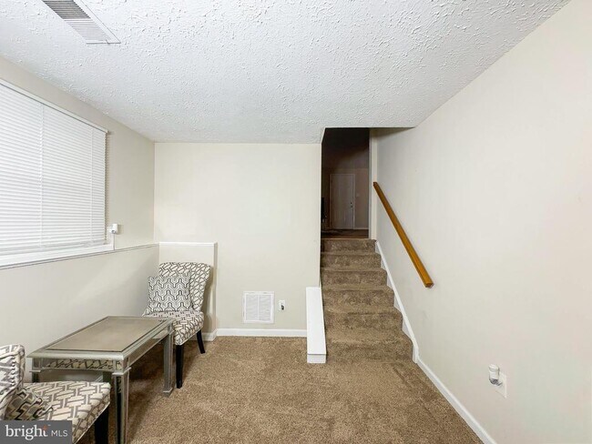 Building Photo - 806 Truro Ct