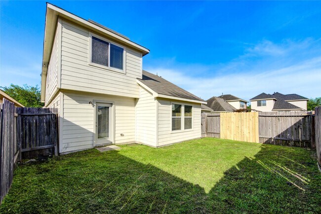 Building Photo - 15531 Kiplands Bend Dr