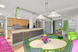 Building Photo - Mod-o Condo