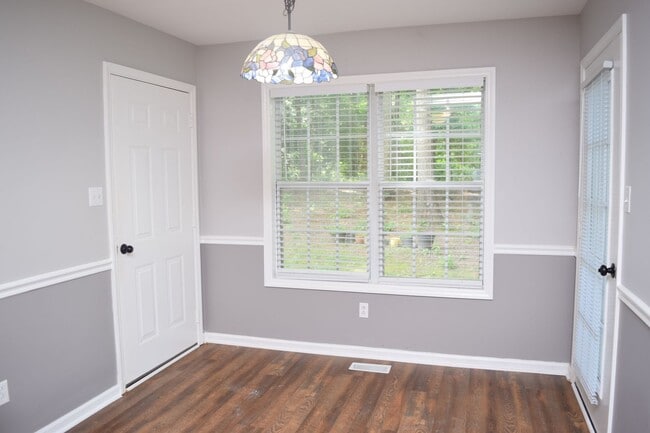 Building Photo - Spacious and Cozy 3-Bedroom Home in a Great Location