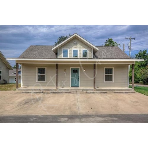 Building Photo - 709 Maple St