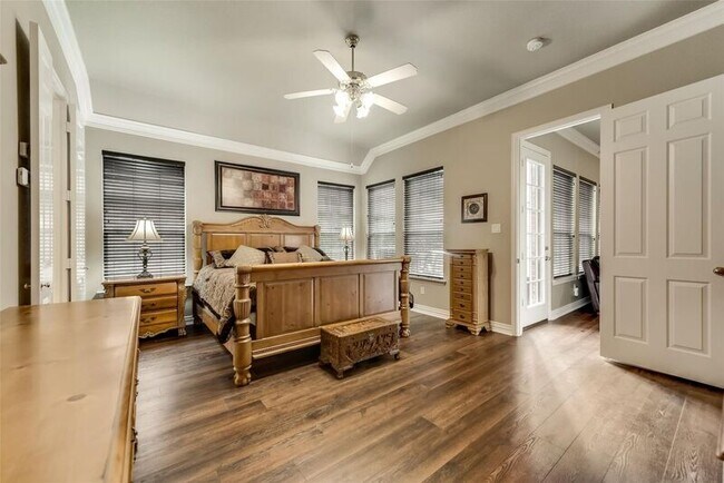 Building Photo - 3802 Frio Way