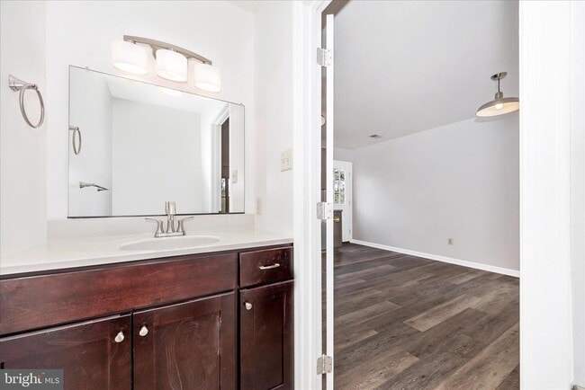 Building Photo - 1552 Crest View Ave