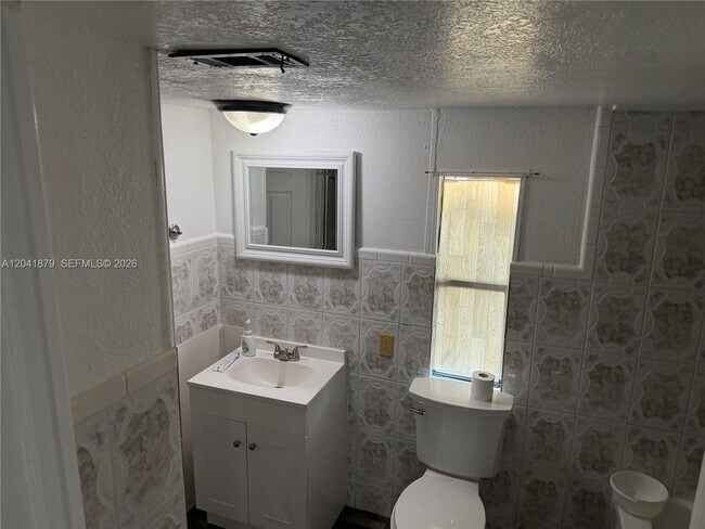 Building Photo - 20606 NW 55th Ct