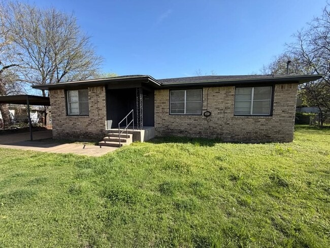 Building Photo - 344 Leroy Pkwy