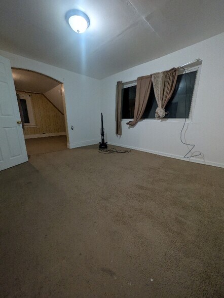 Building Photo - 240 Timon St