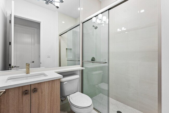 Building Photo - 8330 Essex Country Clb Dr