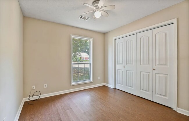 Building Photo - 393 Forest Park Dr