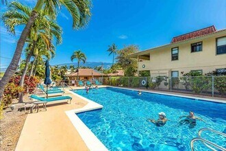 Building Photo - Highly Desirable Maui Gardens Unit Availab...