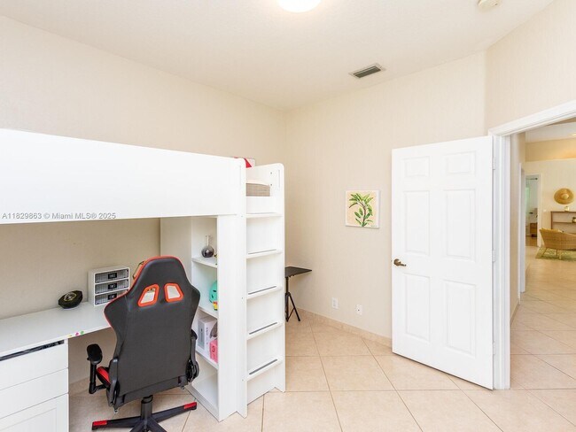 Building Photo - 3967 Nighthawk Dr