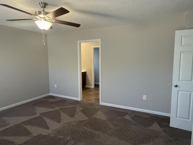 Building Photo - 8241 Zodiac Ln