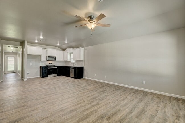 Building Photo - 721 League Cir