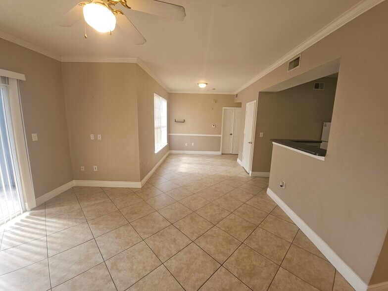 Building Photo - 3726 Palm Desert Ln