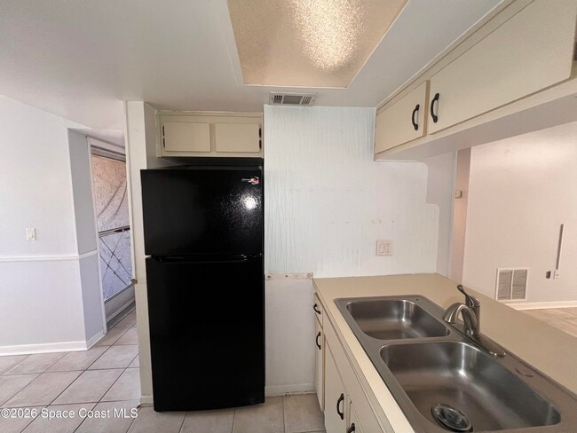 Building Photo - 1051 Clearmont St NE