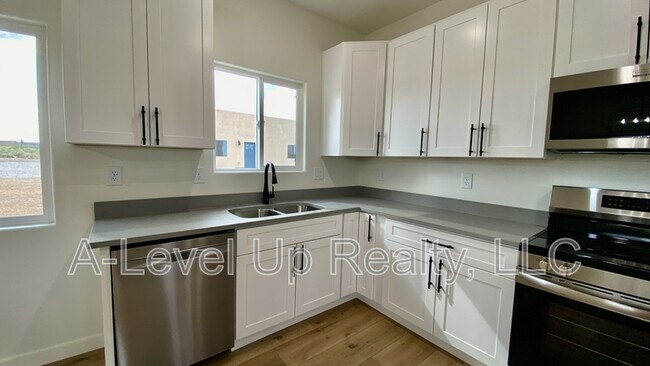 Building Photo - 3705 E Wetstones Rd