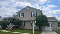 Building Photo - 4 bedroom house in Prince George