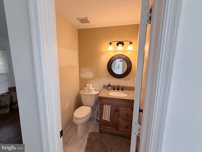 Building Photo - 6610 Cottontail Ct