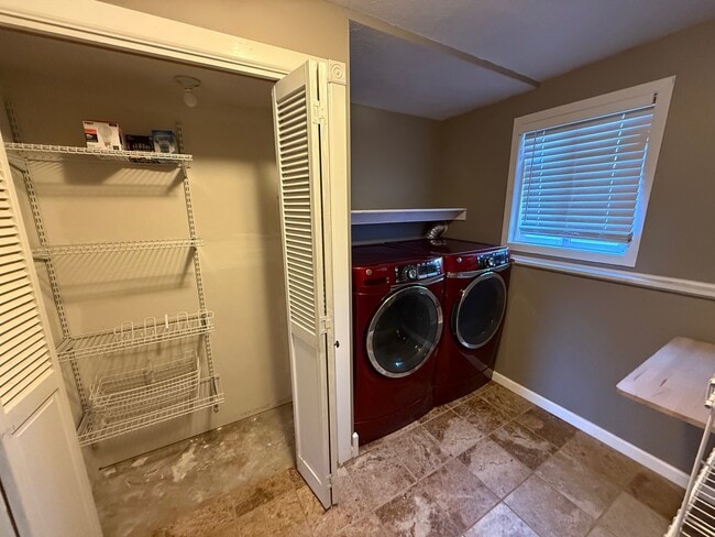 Building Photo - 503 N Yellowstone Ave