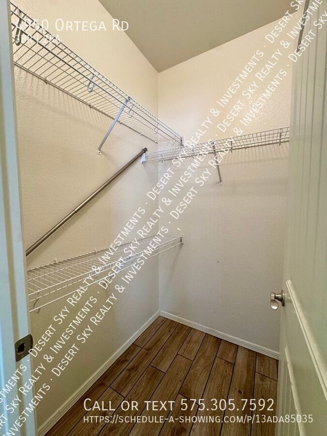 Building Photo - 4950 Ortega Rd