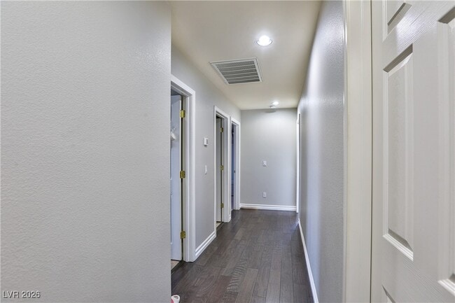 Building Photo - 595 Campus Oaks Ct